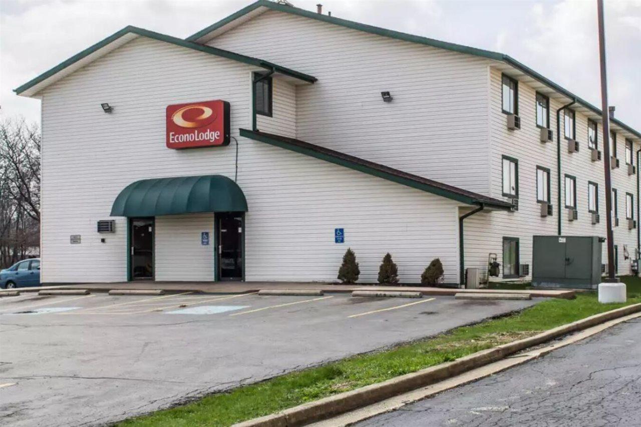 Econo Lodge Akron Copley Northwest Montrose Екстериор снимка