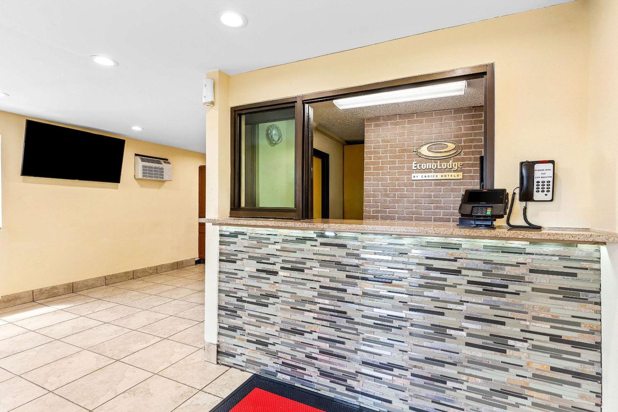 Econo Lodge Akron Copley Northwest Montrose Екстериор снимка